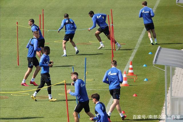 C罗41岁仍能全场拼搏，运动员自律之道揭晓